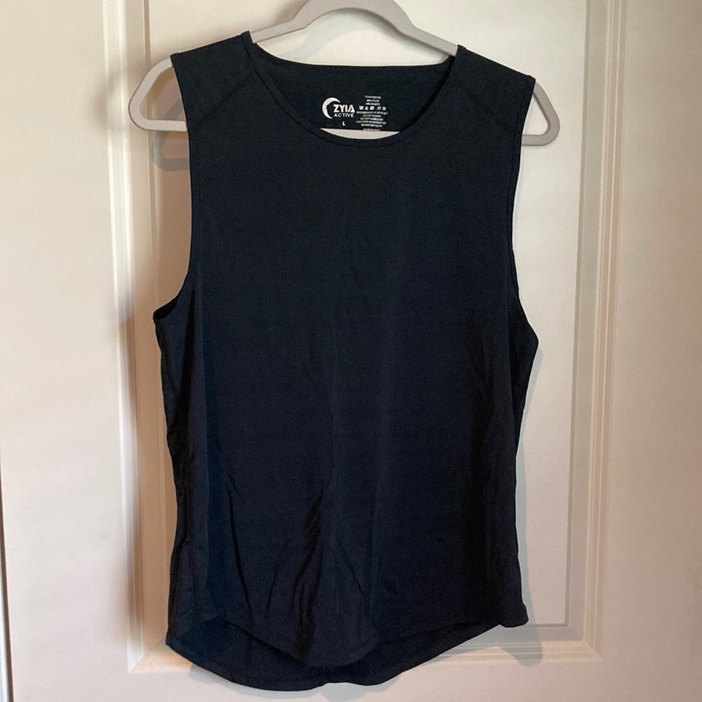 Zyia • Black Horizon Muscle Tank